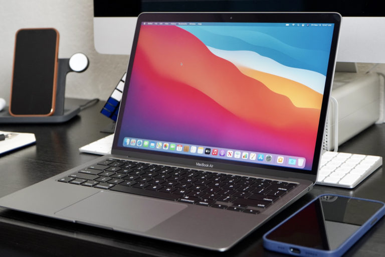MacBook Air M1 for writers. Is it really that awesome?